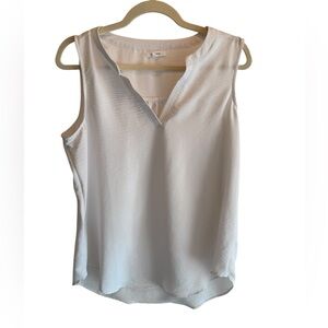 Maurice’s Sleeveless V-Neck Blouse in White and Size L
